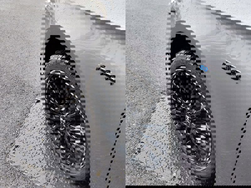 Image Mercedes-Benz CLASSE A A 250 e  Berline Compacte AMG Line 